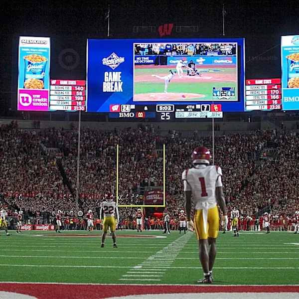 USC joins Wisconsin’s ‘Jump Around’ while losing, and fans won’t love it