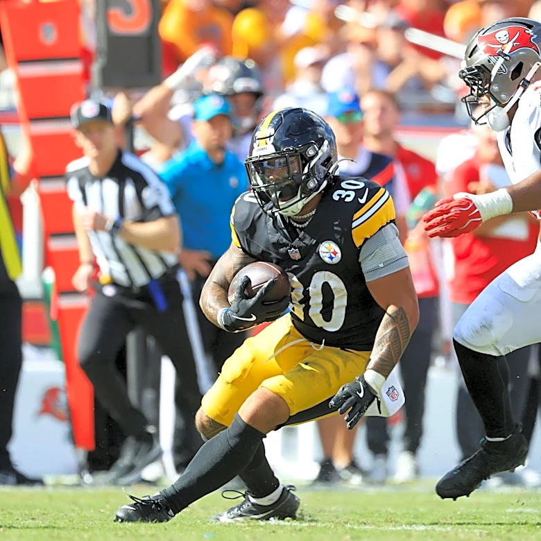 Jaylen Warren surpasses 100-yard mark in Week 7