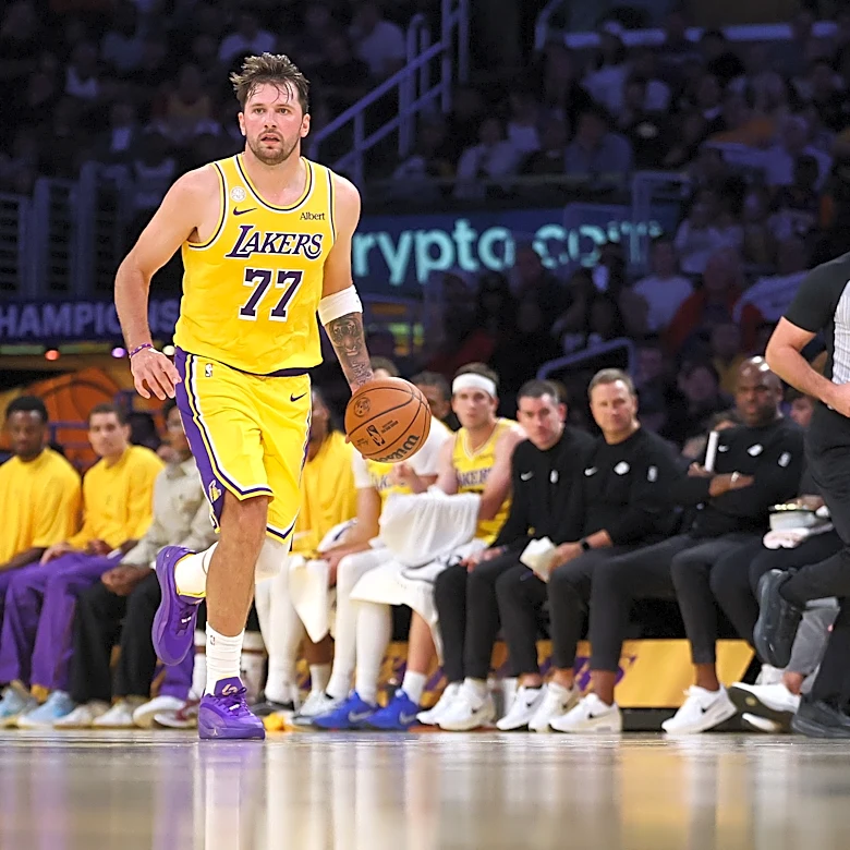Luka Doncic's big shot puts Lakers ahead as LA battles Utah Jazz