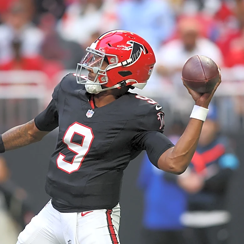 Michael Penix Jr. tosses three TDs in Week 7 win