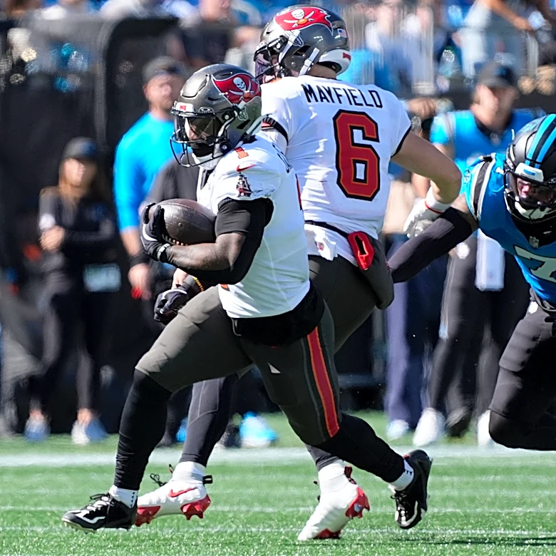 Kenny Gainwell productive in Week 7