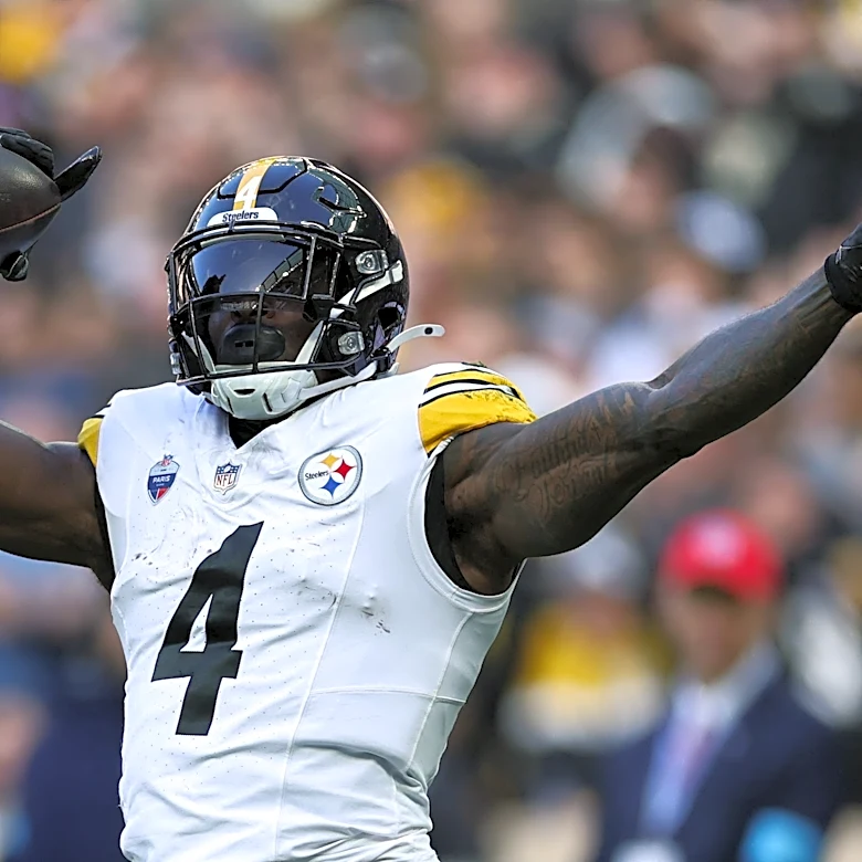 Aaron Rodgers was good enough in Paris, but RBs were sublime: Steelers report card