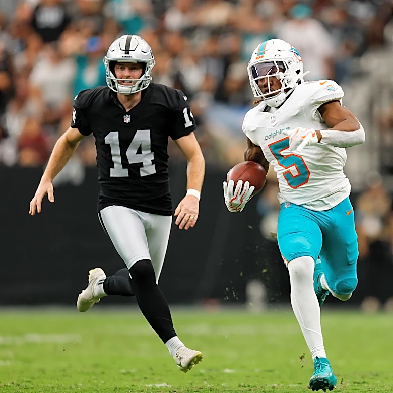 Jaylen Wright nursing quadriceps injury after Week 7 game