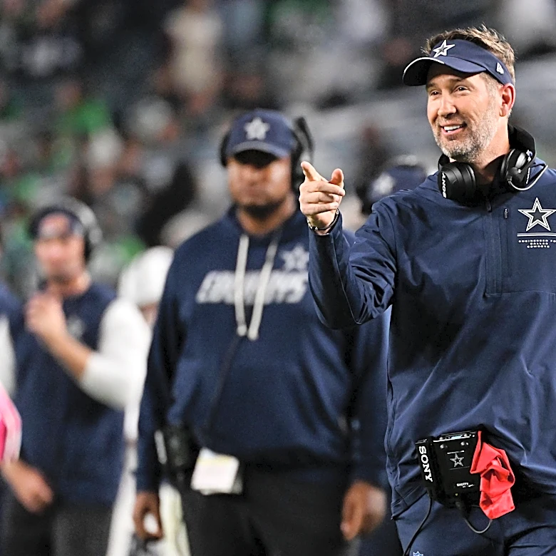 Cowboys coach has 4-word reply for Eagles fans in odd postgame comments