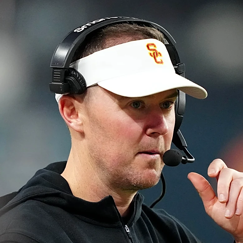Lincoln Riley could make USC football fire him. Or, he could just cut and run