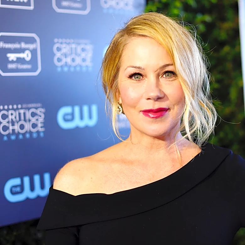 Christina Applegate addresses MS community after misdiagnosis