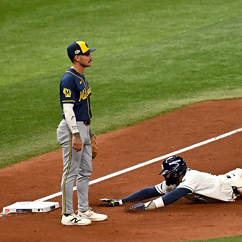 Junior Caminero injury update after Rays star leaves World Series Game 4