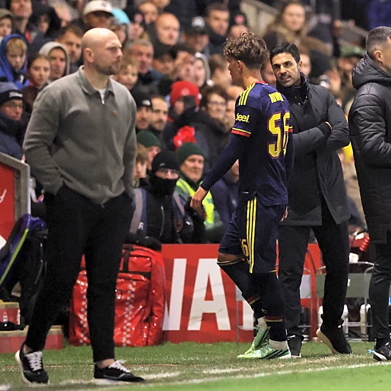 Mikel Arteta criticized for angry reaction to 16-year-old Max Dowman's red card