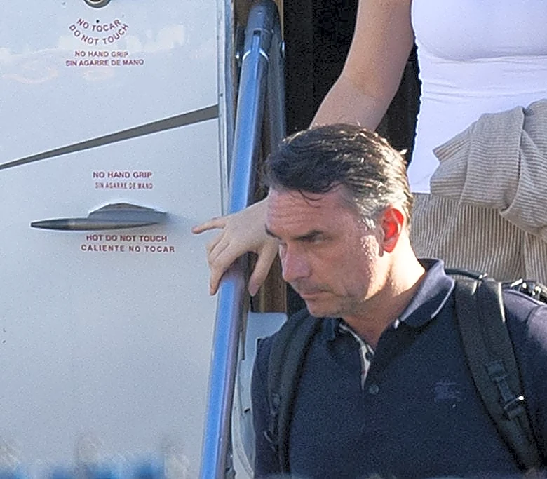 Trump says he approves of Flávio Bolsonaro fleeing Brazil for the US
