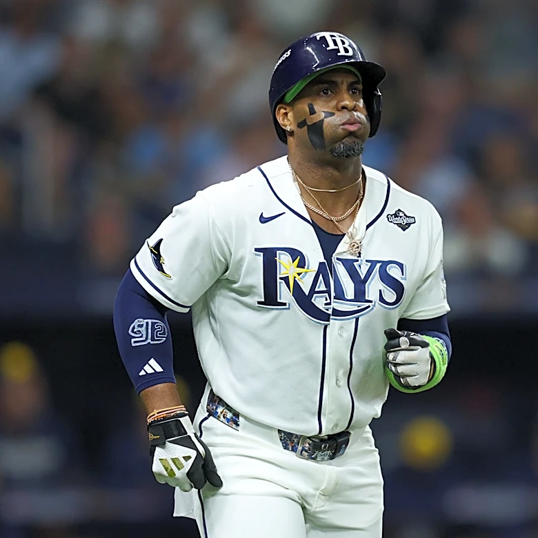 Rays' Yandy Diaz stays in World Series game after injury delay