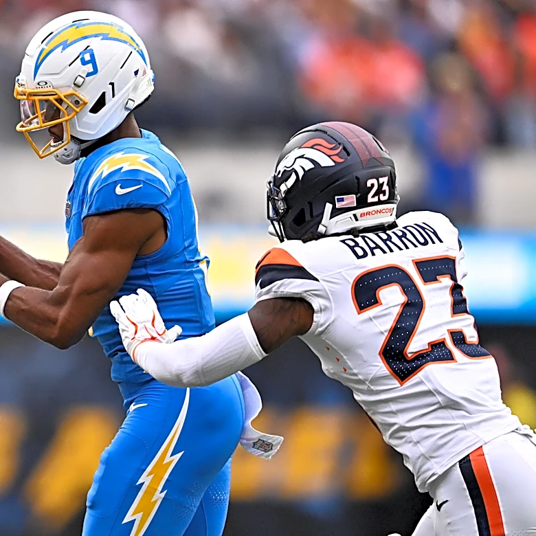 Tre' Harris limited at Wednesday's practice