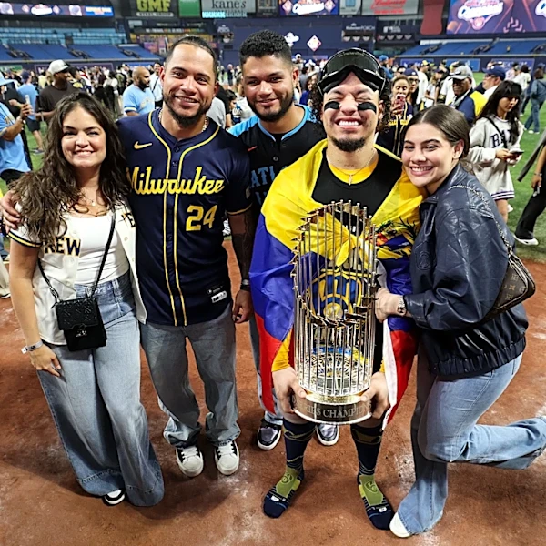 World Series-winning brothers share special moment after latest championship