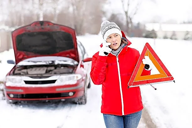 5 winter essentials every driver should keep in their car