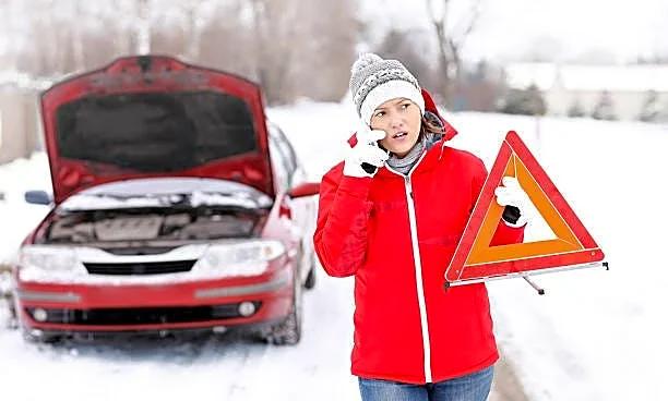 5 winter essentials every driver should keep in their car