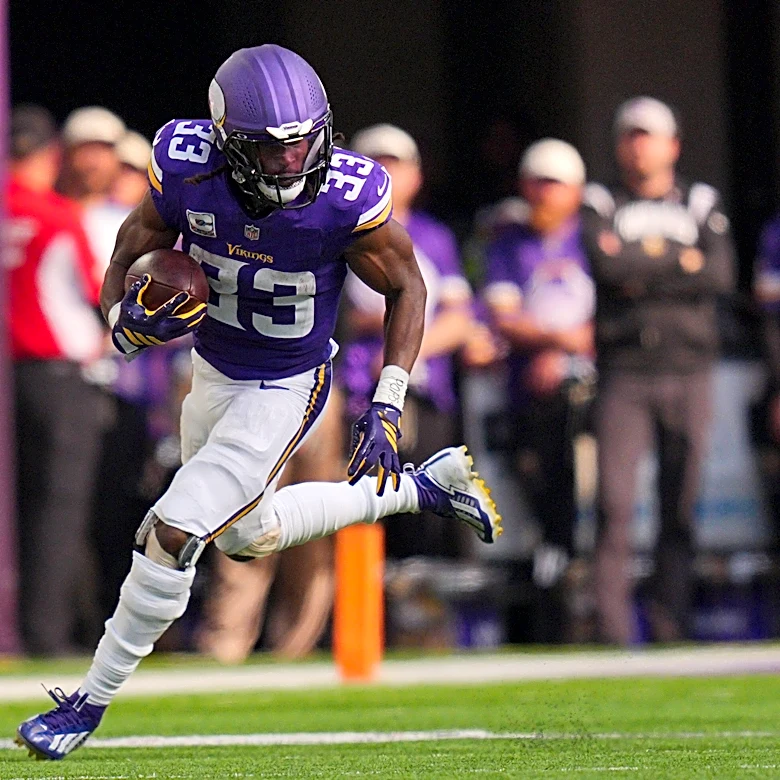 No designation for Aaron Jones in Week 8