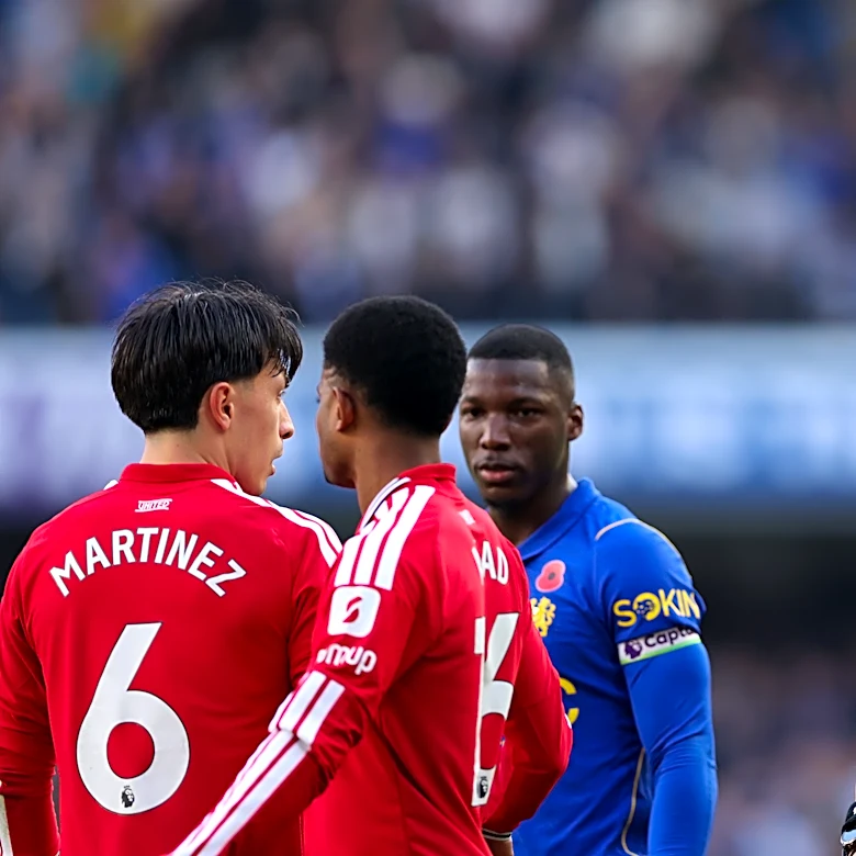 Lisandro Martinez sent off as Manchester United defender concedes penalty vs Chelsea