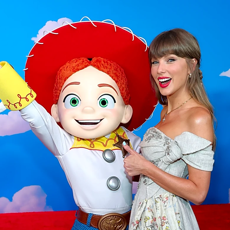 Taylor Swift’s ‘Toy Story 5’ Song ‘I Knew It, I Knew You’ Bows at No. 1, Becoming Her 15th Hot 100 Topper