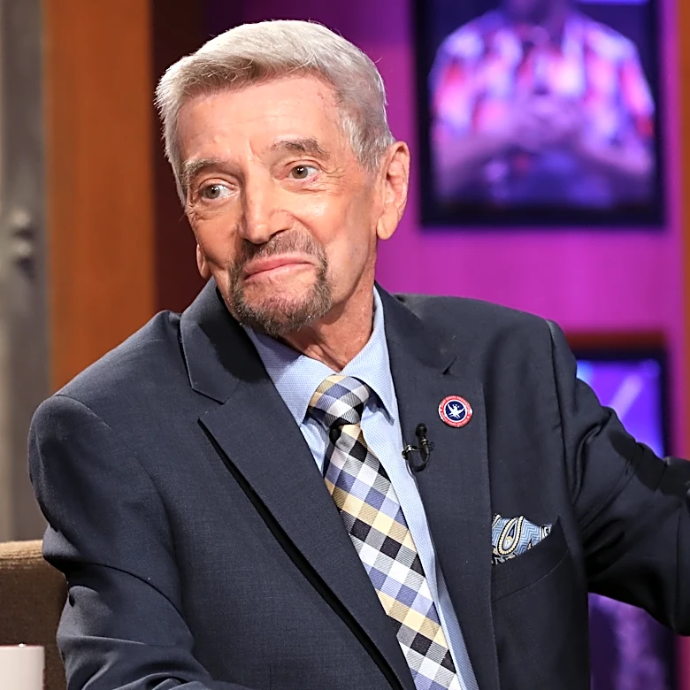 Tom Dreesen, Stand-Up Comedian Who Opened for Frank Sinatra, Dies at 86