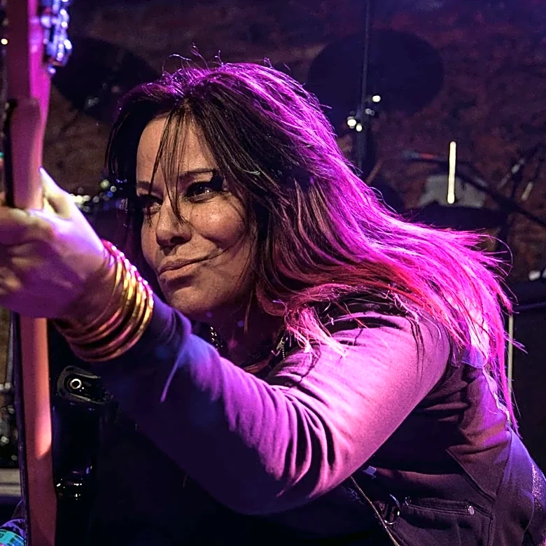 Jennifer Finch, L7 Bassist and Tireless Indie-Rock Champion, Dies After Battle With Brain Cancer