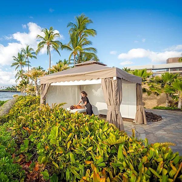 The Best Hilton Hotels in Hawaii: From a 22-Acre Waikiki Resort to Charming, Boutique Abodes