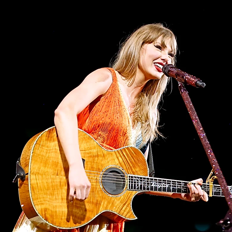 Taylor Swift Named to the Nashville Songwriters Hall of Fame, Becoming Its Youngest Inductee Ever