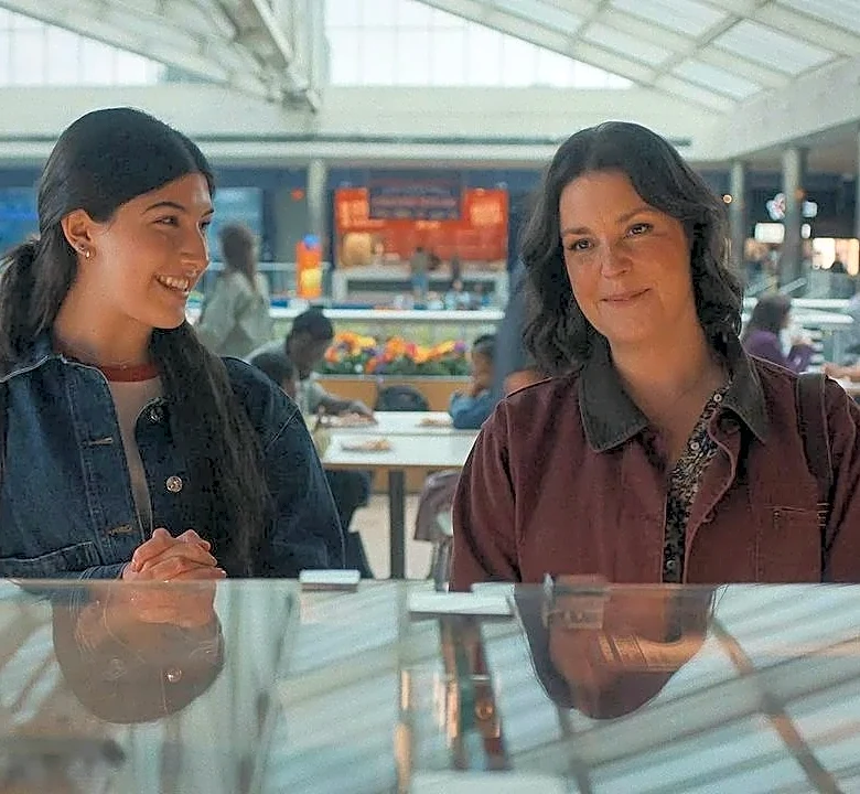 ‘Don’t Say Good Luck’ Review: Sunny Sandler and Melanie Lynskey Give Genuine Soul to Netflix’s Mother-Daughter Heartbreaker