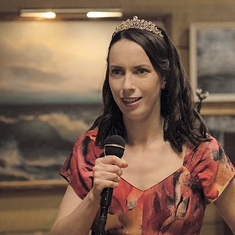 Kate O’Flynn on Her ‘Widow’s Bay’ Breakout, Mike Leigh’s Final Film and Her Emmy Nomination: ‘I Felt Like an Ostrich’