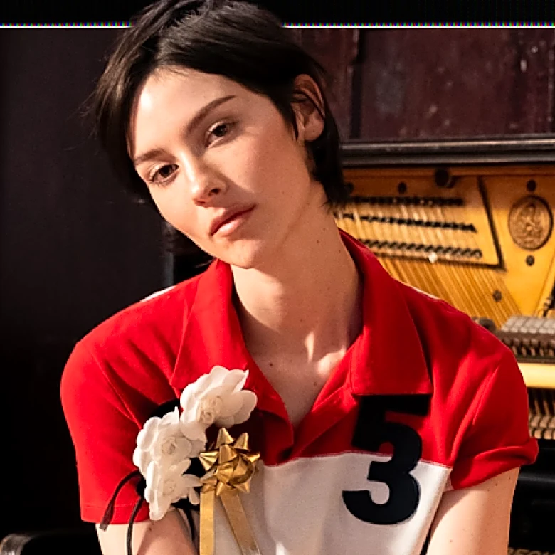 See Gracie Abrams Give an Intimate Performance of ‘Broke My Heart’ on Amazon Music’s ‘Songline’