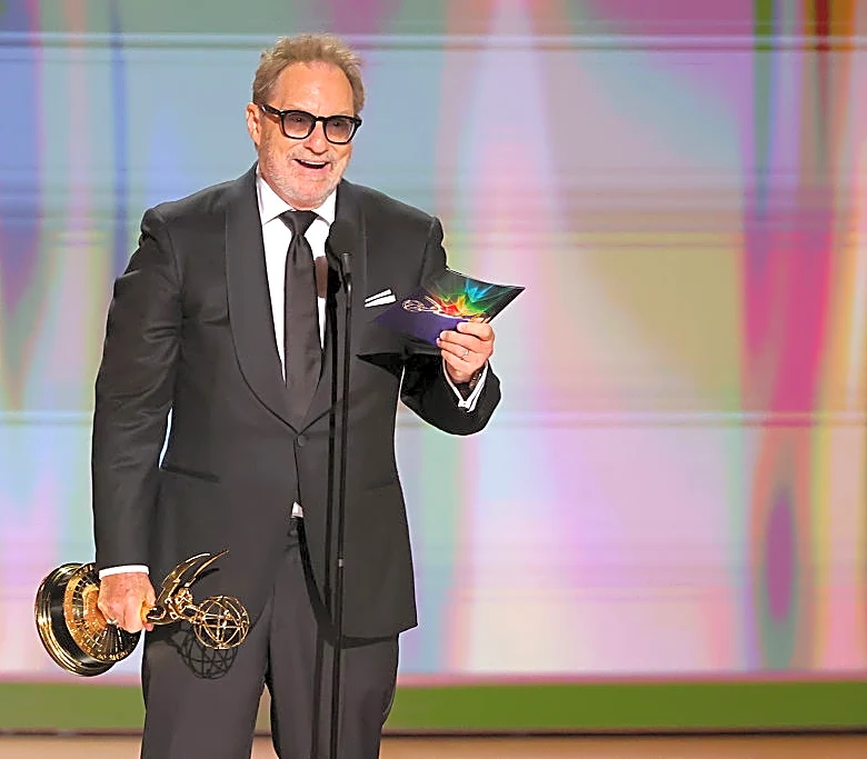 Stephen Root Wins Emmy ‘Widow’s Bay’ and Becomes Oldest Winner for Supporting Actor in a Comedy Series
