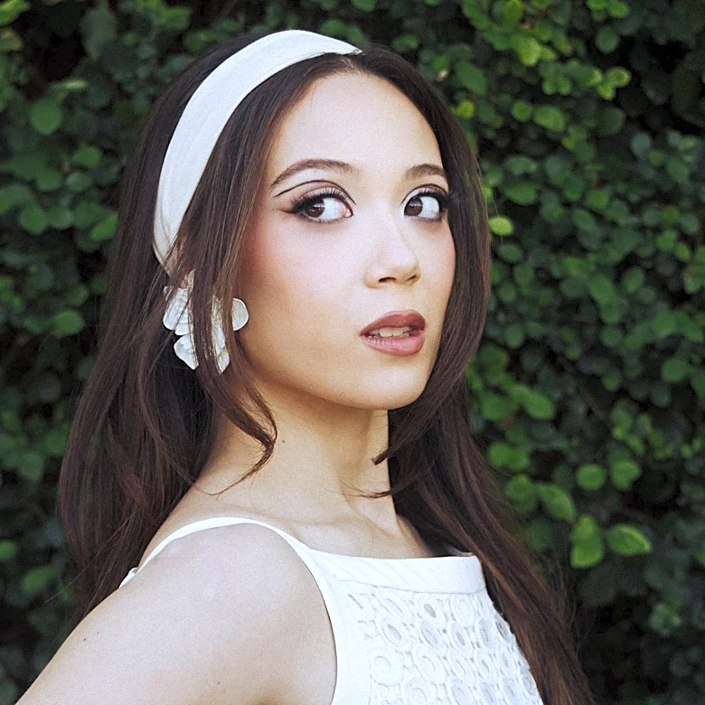 Laufey Signs With Interscope Records/ Verve Records (EXCLUSIVE)