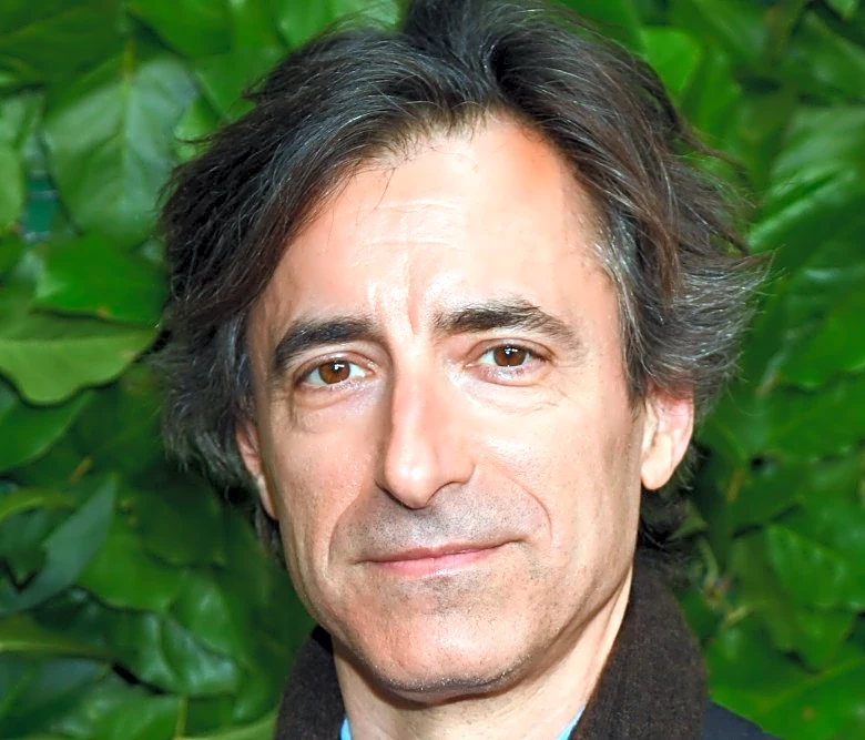 Noah Baumbach Signs First Look Deal with Warner Bros. and Sets New Movie for Theaters (EXCLUSIVE)