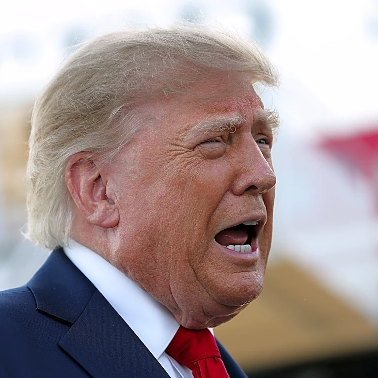 Major TV Networks Suspend White House Pool Coverage of Trump in Protest of His CNN Ban