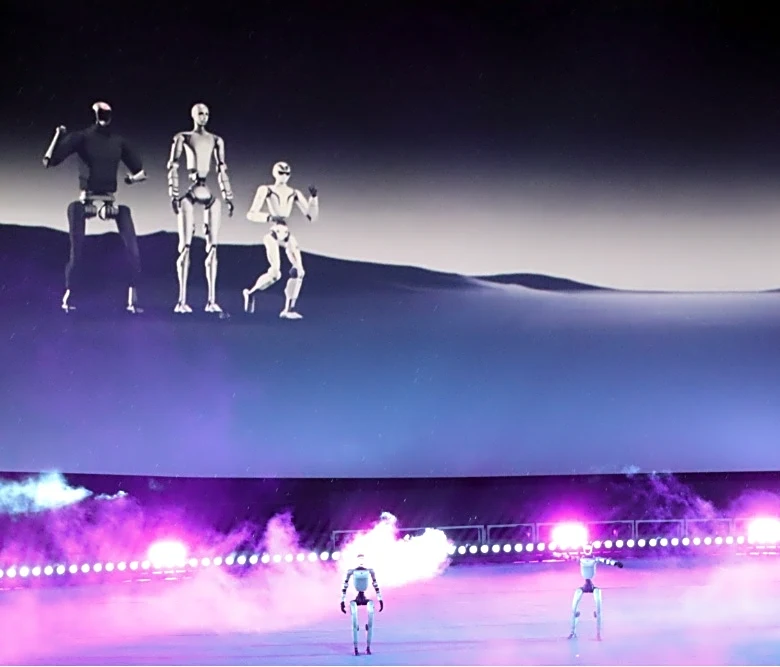 AI Robots Dance in the Rain as Pingyao Film Festival Turns 10, Honors Ann Hui