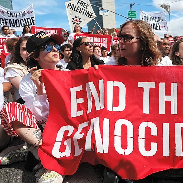 Hannah Einbinder Speaks Out After Being Arrested at Netanyahu Protest: ‘Let Us Not Mistake the Spectacle for the Story’