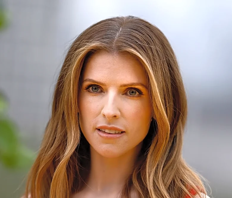 Anna Kendrick ‘Over the Moon’ About Directing ‘The Seven Husbands of Evelyn Hugo,’ Compares ‘Pitch Perfect’ Friendships to the Avengers
