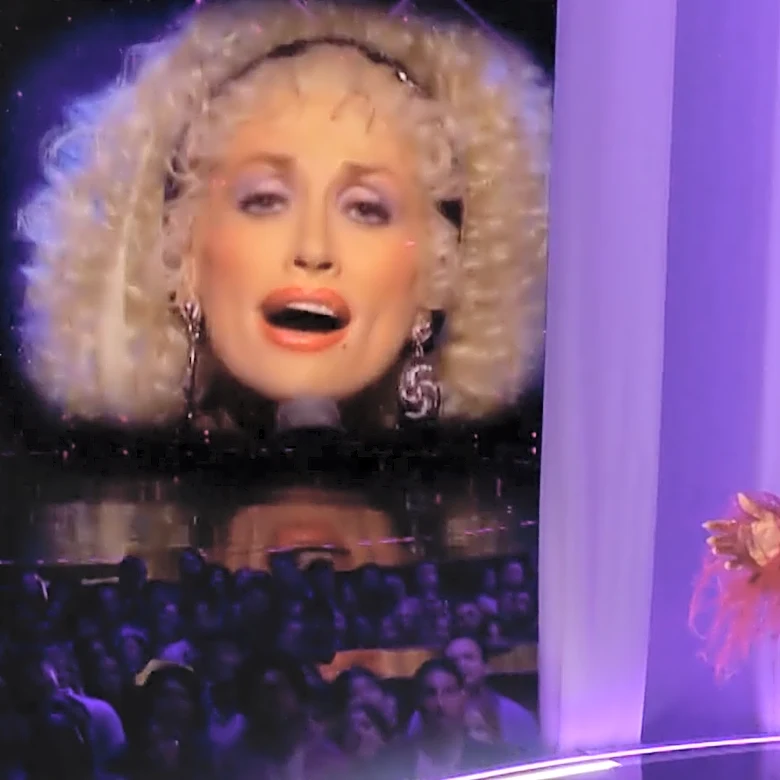 Kacey Musgraves Pays Heartfelt Tribute to Dolly Parton With ‘I Will Always Love You’ Performance at MTV Video Music Awards