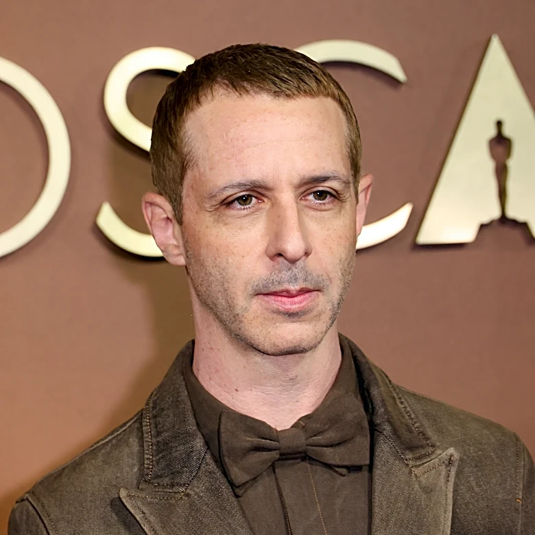 Jeremy Strong Defends Method Acting, Says He Doesn’t Feel the Need to ‘Apologize’ to Co-Stars Who May Think ‘I’m Taking It Too Seriously’
