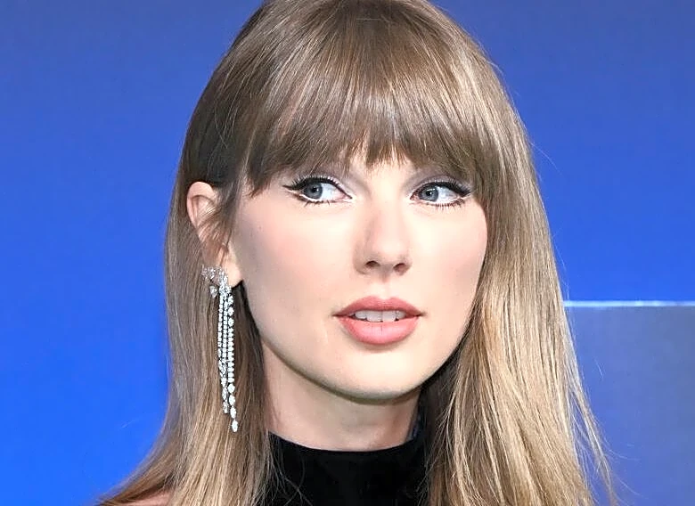 Taylor Swift’s ‘Patient Zero’ Bumps ‘Choosin’ Texas’ Out of No. 1 on Hot 100; ‘Encore’ Tracks Fill Four Out of Five Top Slots