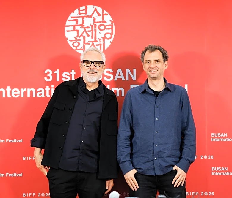 Alfonso Cuaron Revisits ‘Gravity’ With Son Jonas at Busan: ‘Life as an Experience Is What I Now Care About the Most’