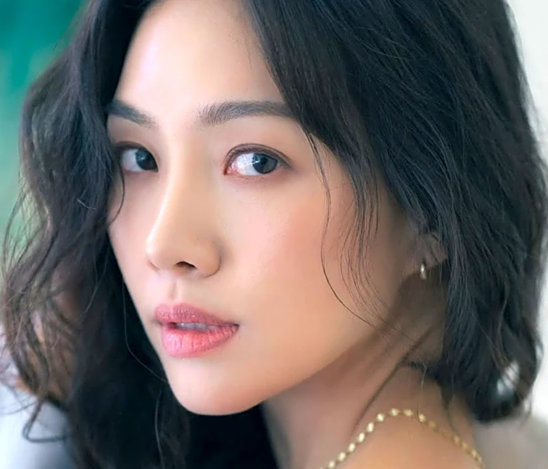 ‘Bedford Park’ Star and Busan Juror Moon Choi on Locking Away Her Trophies and Plotting a Screen Version of a Molière-Winning Play