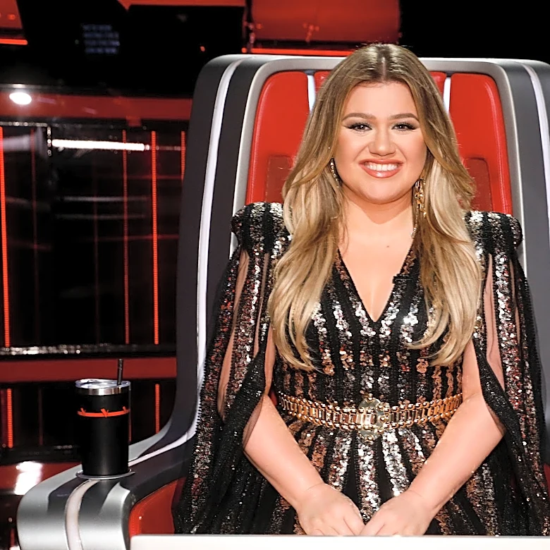 In Defense of Kelly Clarkson (Kind Of) and the $15,000 Singing Bird Saga