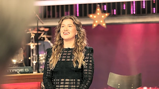 Kelly Clarkson vs. Art of Play: Footage Revealed of Singer’s Visit to Brooklyn Novelty Store She Slammed for ‘Pretty Woman’ Treatment