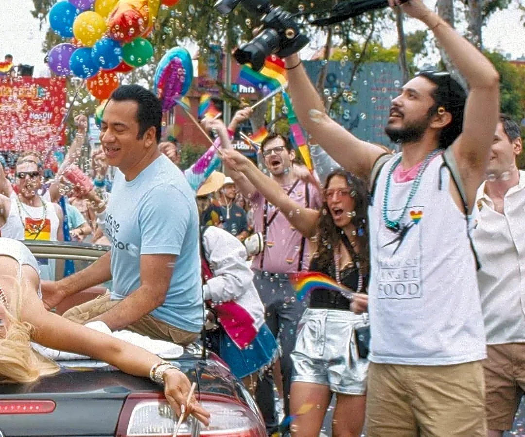 ‘Trust Me, I’m a Doctor’ Review: Kal Penn and Abbie Cornish Star in a Minor Sidebar to the Anna Nicole Smith Story
