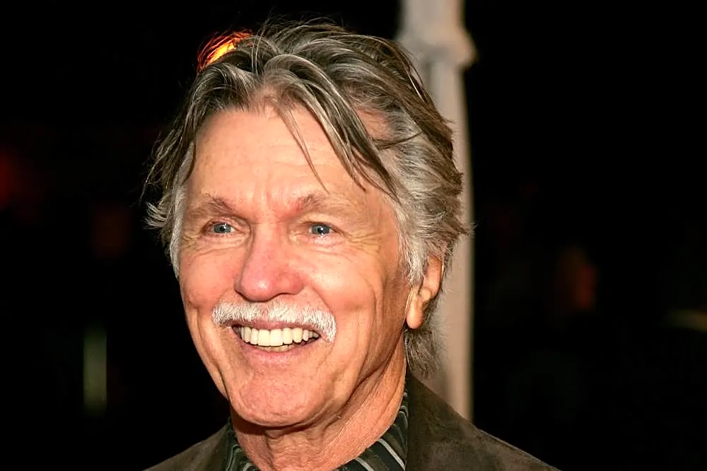 Tom Skerritt, ‘Picket Fences’ and ‘Alien’ Star, Dies at 93