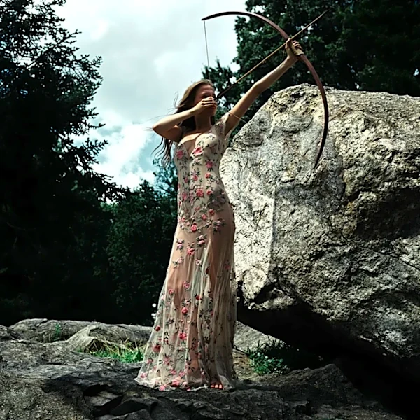 ‘A Court of Thorns and Roses’ Gets a Fittingly Sexy Fashion Collection Ahead of Sarah J. Maas’s Latest Book