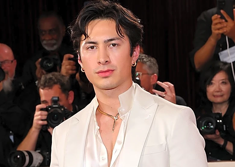 Hudson Williams Says He’s Writing a Film Featuring an ‘Ex-Hockey Player’ and Is ‘Getting Tripped Up’ by ‘Heated Rivalry’ Parallels