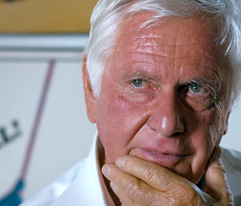 Peter Medak, Director of ‘The Changeling’ and ‘The Krays,’ Dies at 88