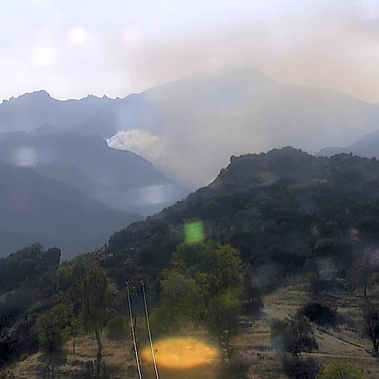 Evacuation warning issued as Buena Fire burns in Ventura County