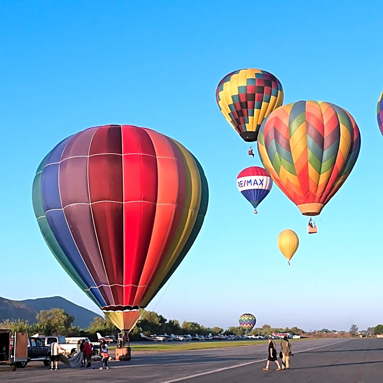 Hot air balloons soar over Santa Paula in weekend event