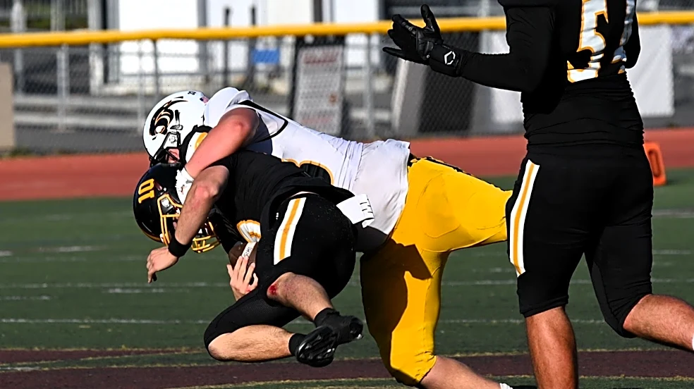 Newbury Park, St. Bonaventure stay unbeaten in Marmonte football play